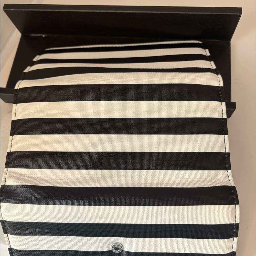 Kut from the Kloth Black & White Leather Wallet NWT - Picture 4 of 7